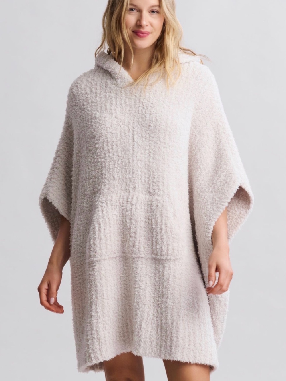 Barefoot Dreams The Cozy Plush Hooded Poncho in Cream